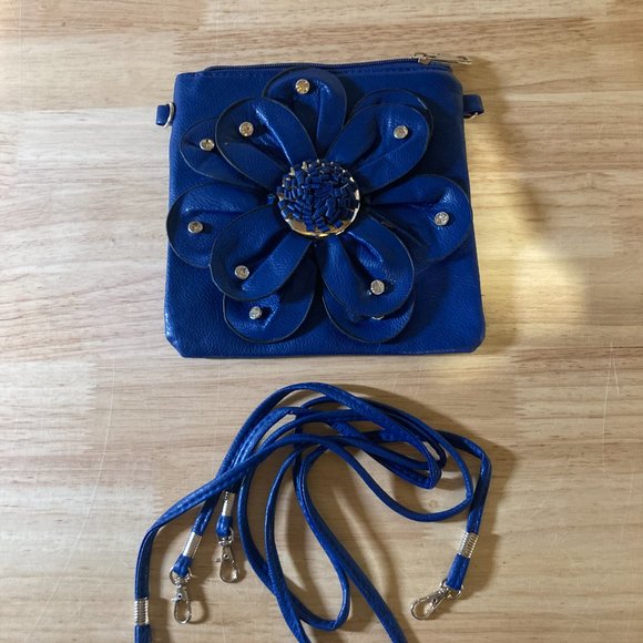 Grey or Blue Flower Floral Purse - Picture 2 of 2
